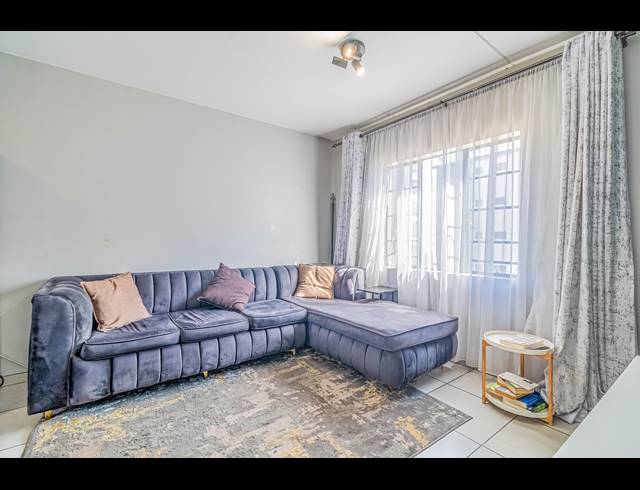 2 BEDROOM APARTMENT FOR SALE IN FLEURHOF